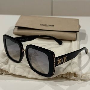 Roberto Cavalli RC1127 01C Sunglasses Black Square Gradient Lenses Made in Italy